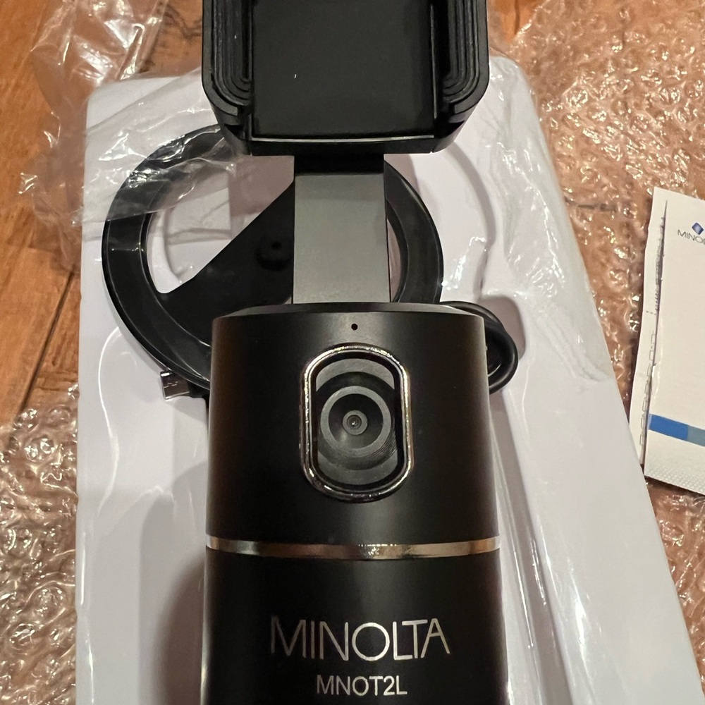 Minolta Black Video Camera with Smartphone Mount - Picture 4 of 17
